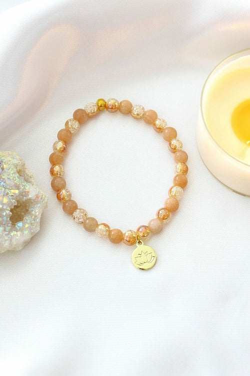 Pulsera Elástica de Piedra del Sol con Charm Flor de Loto 24K