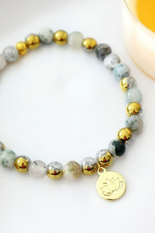 Pulsera Elástica de Ágata Musgosa con Charm Flor de Loto 24K