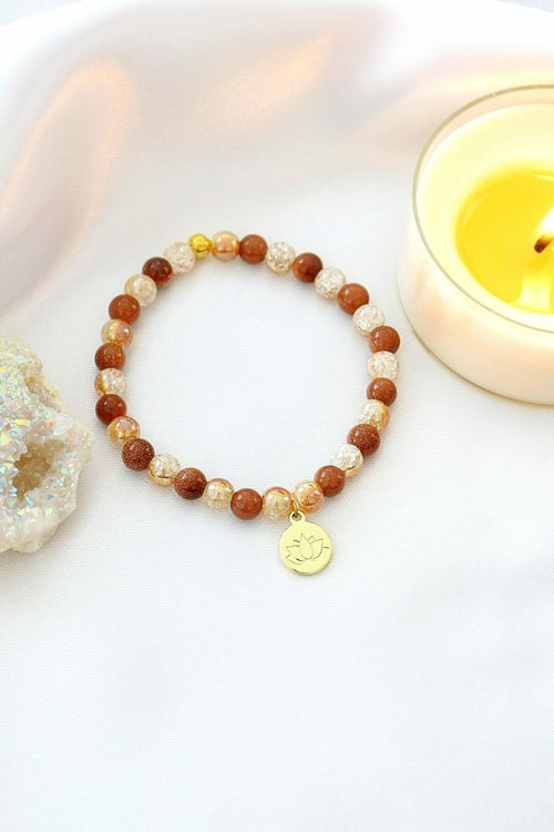 Pulsera Elástica de Piedra Dorada con Charm Flor de Loto 24K